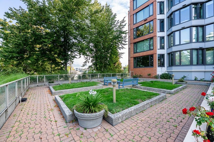 Photo 32 at 410 - 2201 Pine Street, Fairview VW, Vancouver West