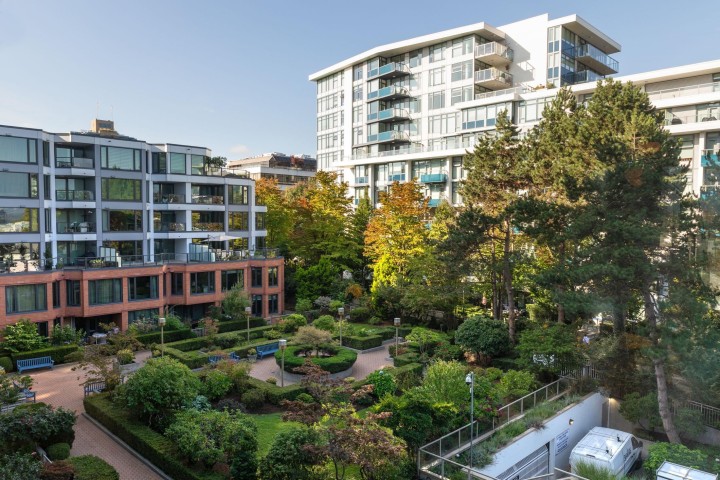 Photo 33 at 410 - 2201 Pine Street, Fairview VW, Vancouver West