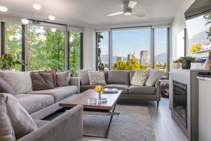 Photo 4 at 410 - 2201 Pine Street, Fairview VW, Vancouver West