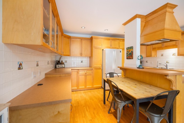 Photo 8 at 301 - 1235 W 15th Avenue, Fairview VW, Vancouver West