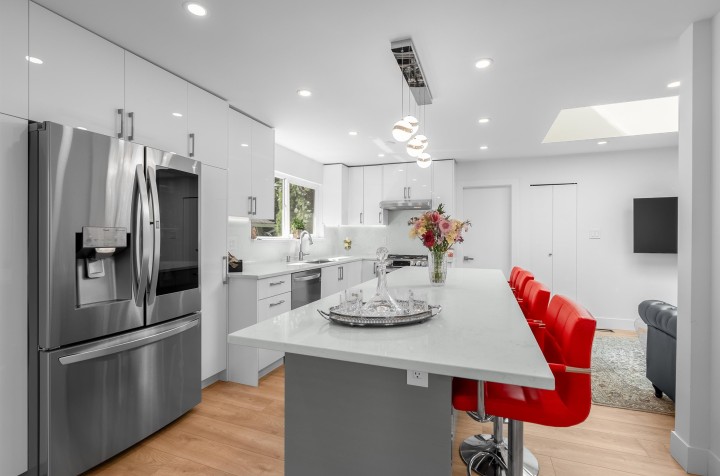 Photo 2 at 1286 Wellington Drive, Lynn Valley, North Vancouver