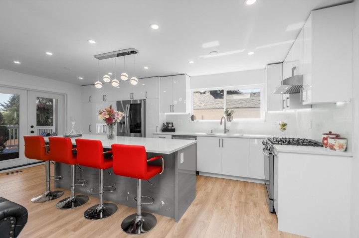 Photo 1 at 1286 Wellington Drive, Lynn Valley, North Vancouver