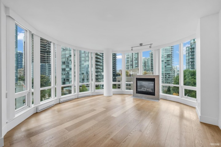 Photo 2 at 806 - 590 Nicola Street, Coal Harbour, Vancouver West