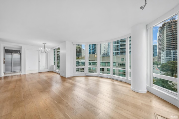 Photo 7 at 806 - 590 Nicola Street, Coal Harbour, Vancouver West