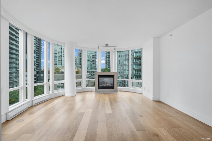 Photo 3 at 806 - 590 Nicola Street, Coal Harbour, Vancouver West