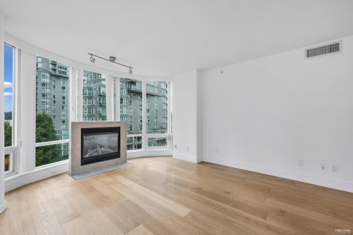 Photo 5 at 806 - 590 Nicola Street, Coal Harbour, Vancouver West