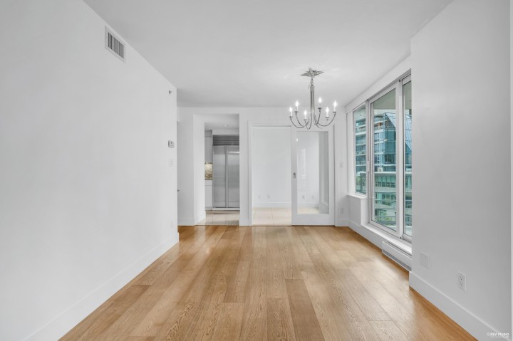 Photo 9 at 806 - 590 Nicola Street, Coal Harbour, Vancouver West