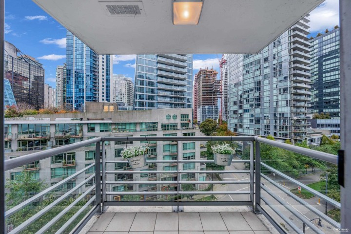 Photo 24 at 806 - 590 Nicola Street, Coal Harbour, Vancouver West