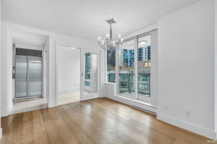 Photo 10 at 806 - 590 Nicola Street, Coal Harbour, Vancouver West