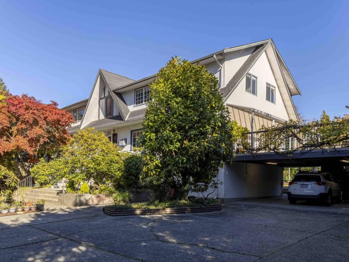 Photo 2 at 5950 Macdonald Street, Kerrisdale, Vancouver West