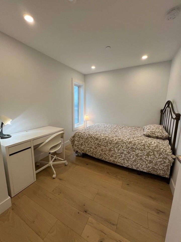 Photo 10 at 2885 E Georgia Street, Renfrew VE, Vancouver East