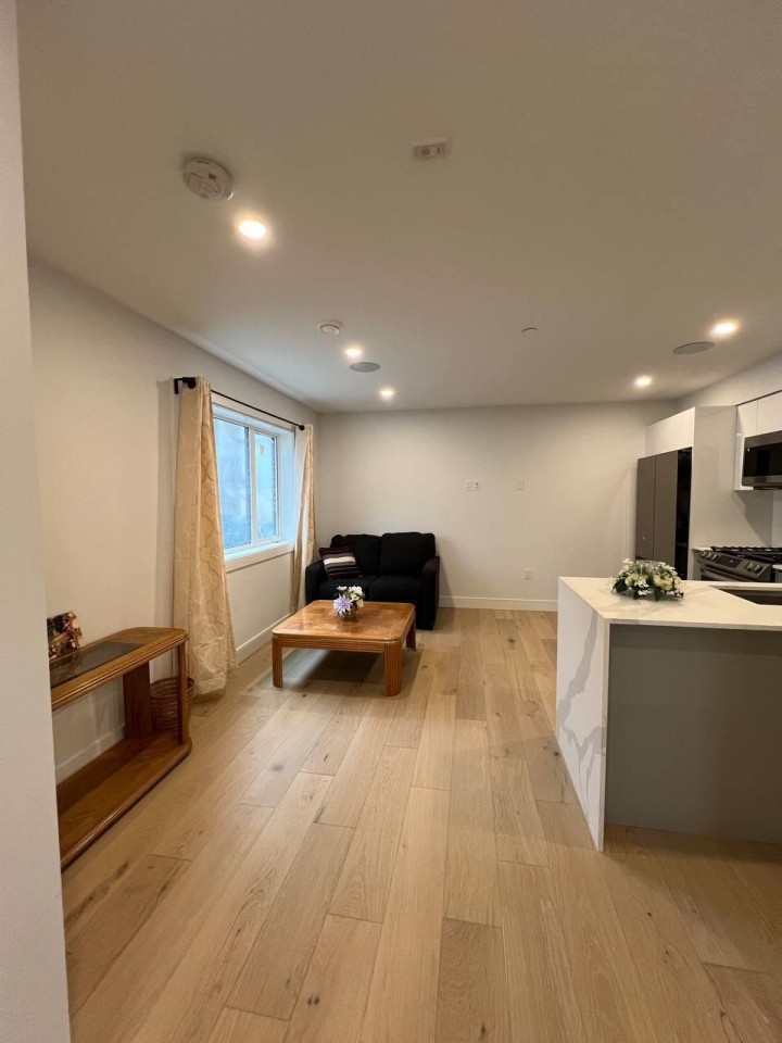 Photo 8 at 2885 E Georgia Street, Renfrew VE, Vancouver East