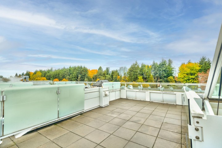 Photo 2 at 2222 Willow Street, Fairview VW, Vancouver West