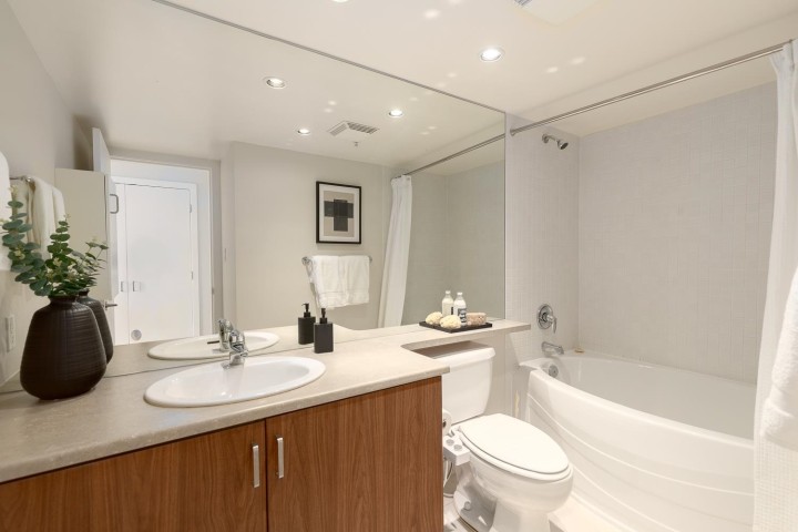 Photo 11 at 1406 - 155 W 1st Street, Lower Lonsdale, North Vancouver