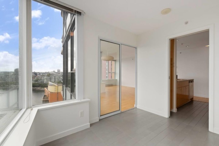 Photo 12 at 1902 - 33 Smithe Street, Downtown VW, Vancouver West