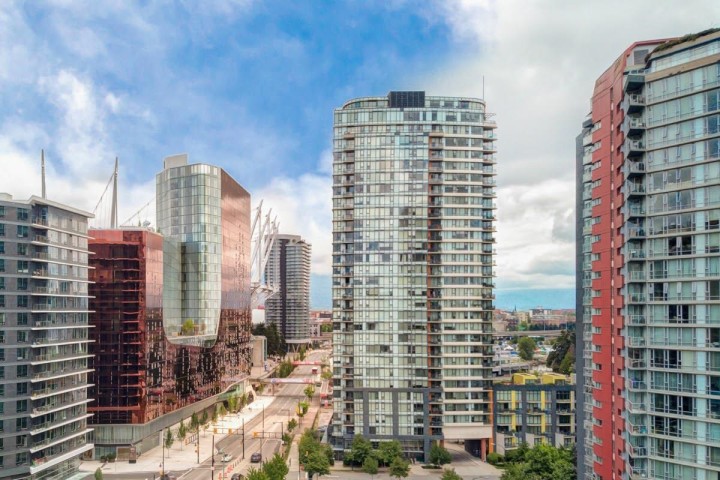 Photo 24 at 1902 - 33 Smithe Street, Downtown VW, Vancouver West