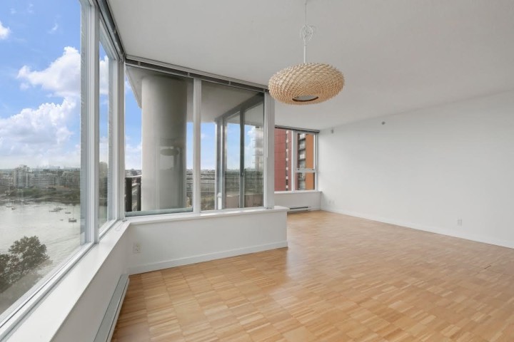 Photo 4 at 1902 - 33 Smithe Street, Downtown VW, Vancouver West