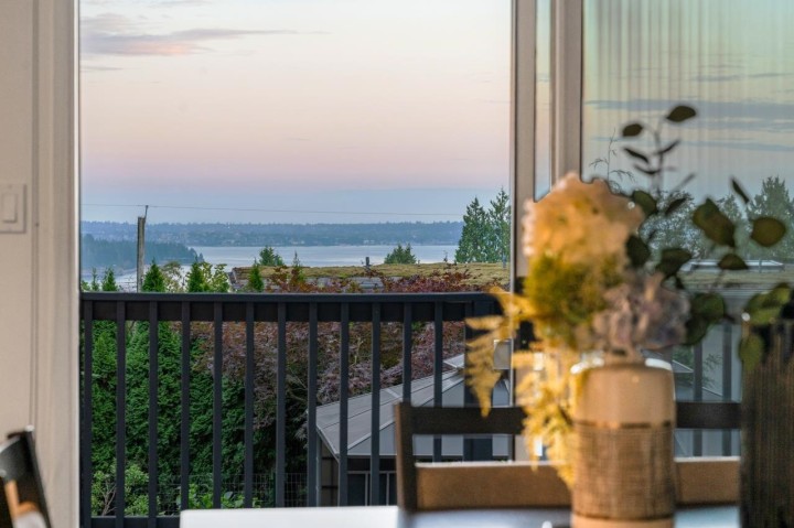 Photo 6 at 1550 Palmerston Avenue, Ambleside, West Vancouver