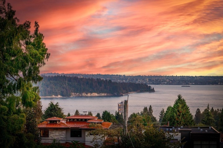 Photo 7 at 1550 Palmerston Avenue, Ambleside, West Vancouver