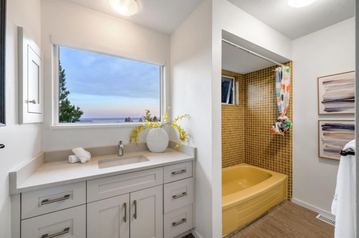 Photo 20 at 1550 Palmerston Avenue, Ambleside, West Vancouver