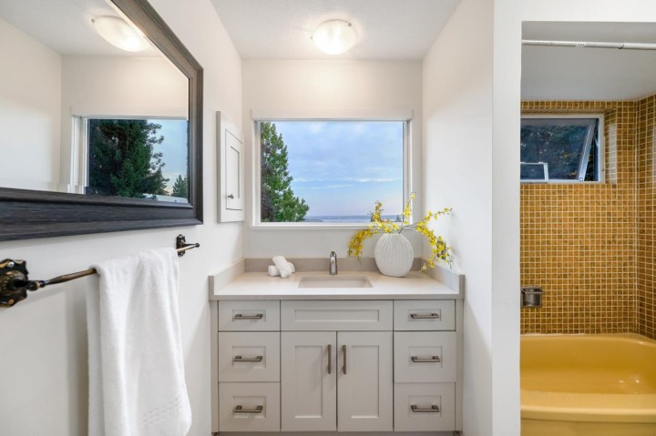 Photo 21 at 1550 Palmerston Avenue, Ambleside, West Vancouver