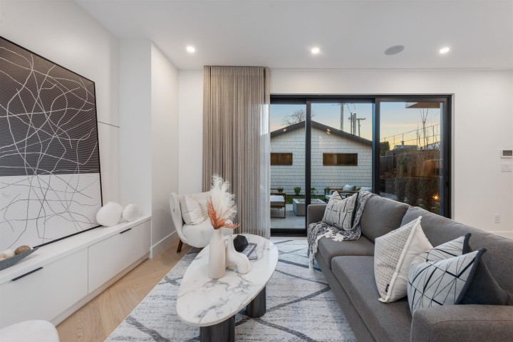 Photo 16 at 2 - 280 E 32 Avenue, Main, Vancouver East