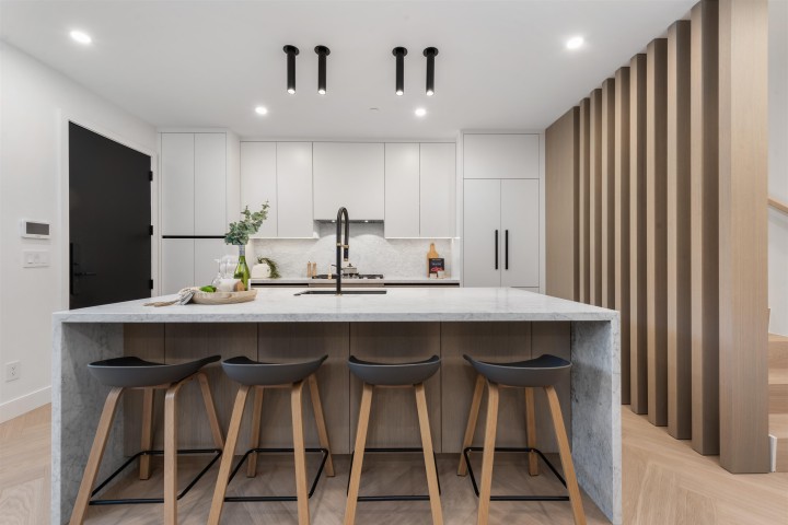 Photo 3 at 2 - 280 E 32 Avenue, Main, Vancouver East