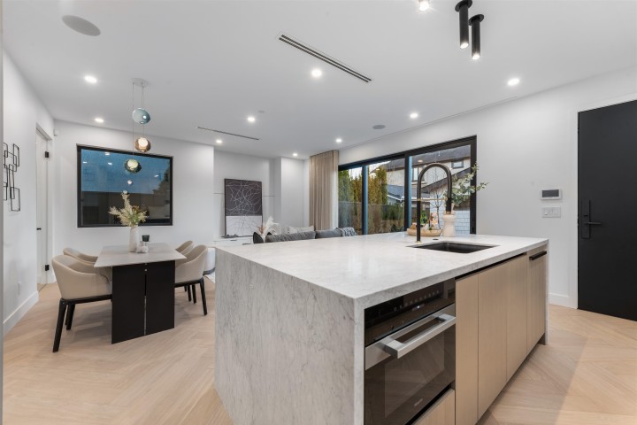 Photo 9 at 2 - 280 E 32 Avenue, Main, Vancouver East