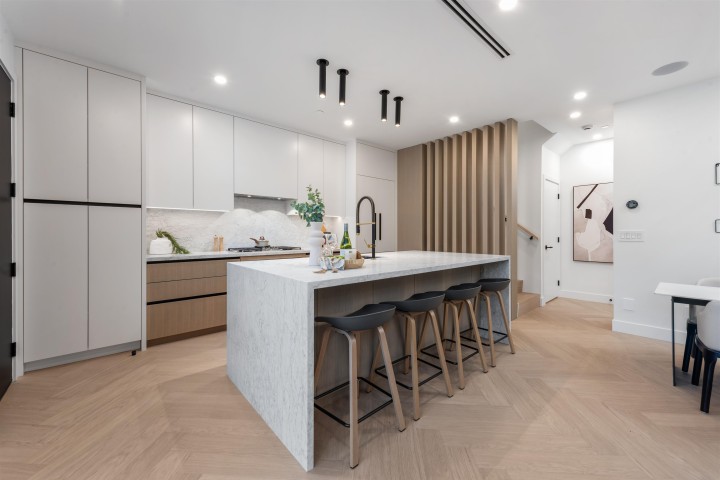 Photo 4 at 2 - 280 E 32 Avenue, Main, Vancouver East