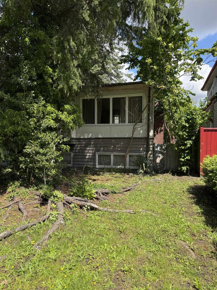 Photo 2 at 2511 Upland Drive, Fraserview VE, Vancouver East