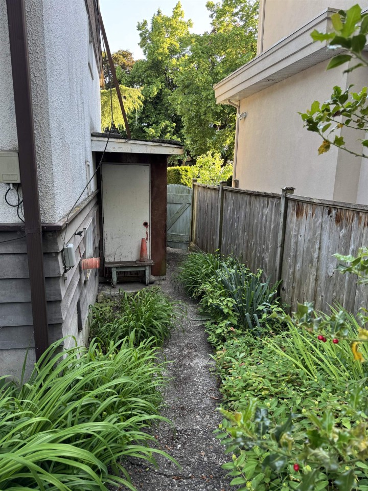 Photo 4 at 2511 Upland Drive, Fraserview VE, Vancouver East