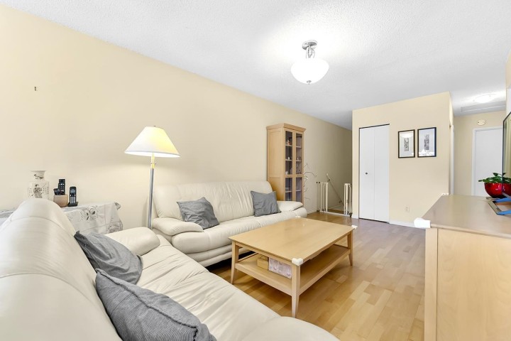 Photo 5 at 8416 - 8420 Shaughnessy Street, Marpole, Vancouver West