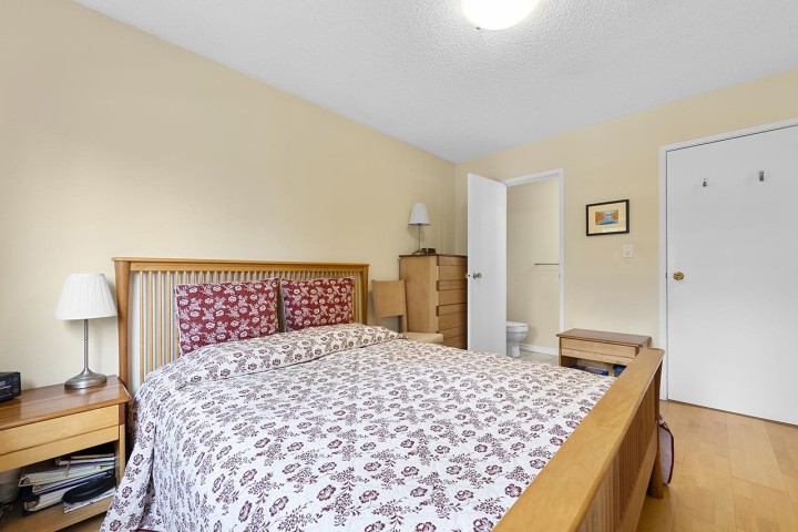 Photo 11 at 8416 - 8420 Shaughnessy Street, Marpole, Vancouver West