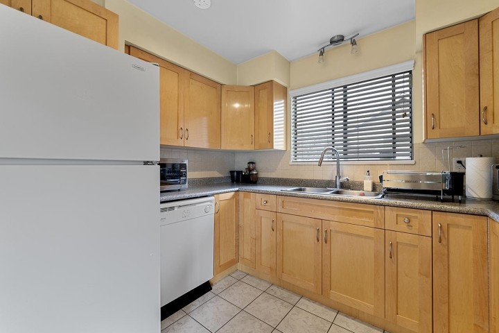 Photo 8 at 8416 - 8420 Shaughnessy Street, Marpole, Vancouver West