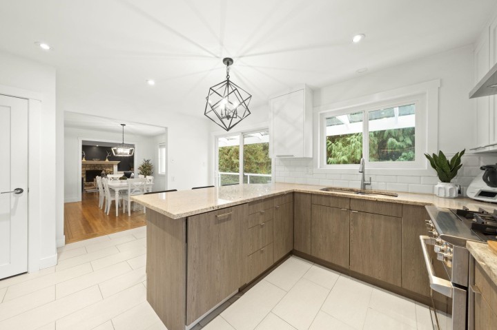 Photo 17 at 5540 Greenleaf Road, Eagle Harbour, West Vancouver