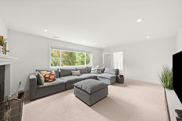 Photo 22 at 5540 Greenleaf Road, Eagle Harbour, West Vancouver