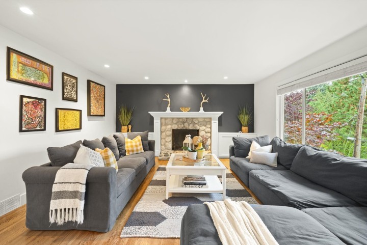 Photo 1 at 5540 Greenleaf Road, Eagle Harbour, West Vancouver