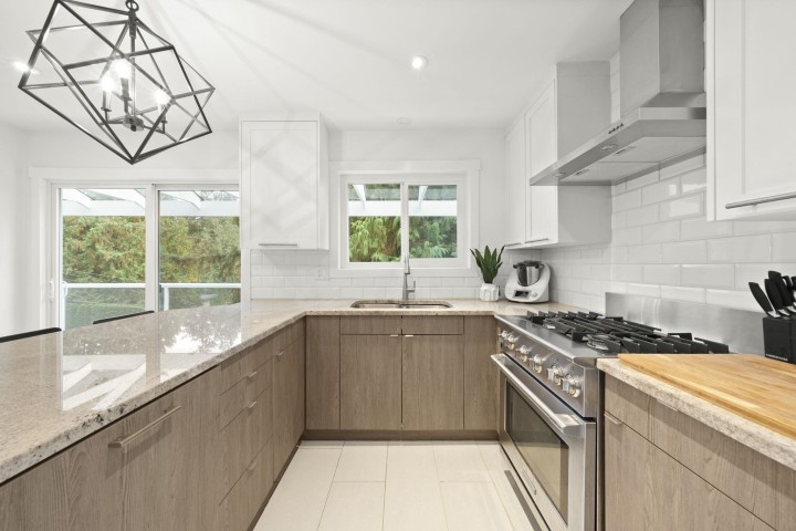 Photo 18 at 5540 Greenleaf Road, Eagle Harbour, West Vancouver