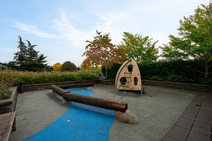 Photo 37 at 709 - 2321 Scotia Street, Mount Pleasant VE, Vancouver East