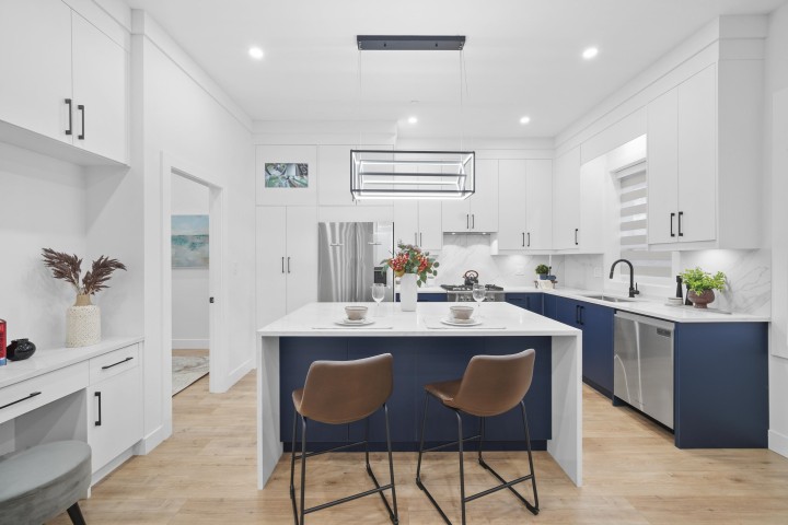 Photo 4 at 2995 E 17th Avenue, Renfrew Heights, Vancouver East