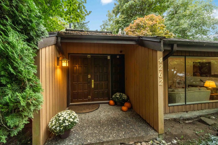 Photo 1 at 4262 Yuculta Crescent, University VW, Vancouver West