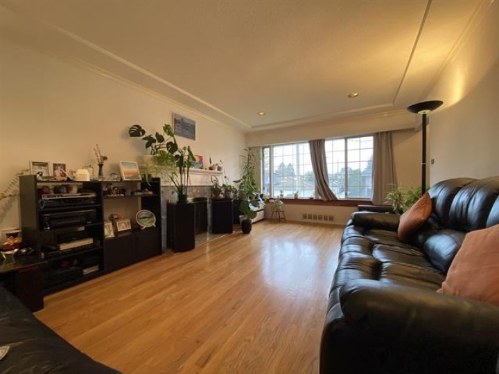 Photo 4 at 6828 Inverness Street, South Vancouver, Vancouver East