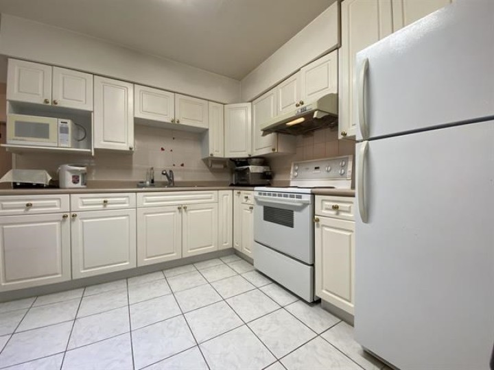 Photo 8 at 6828 Inverness Street, South Vancouver, Vancouver East