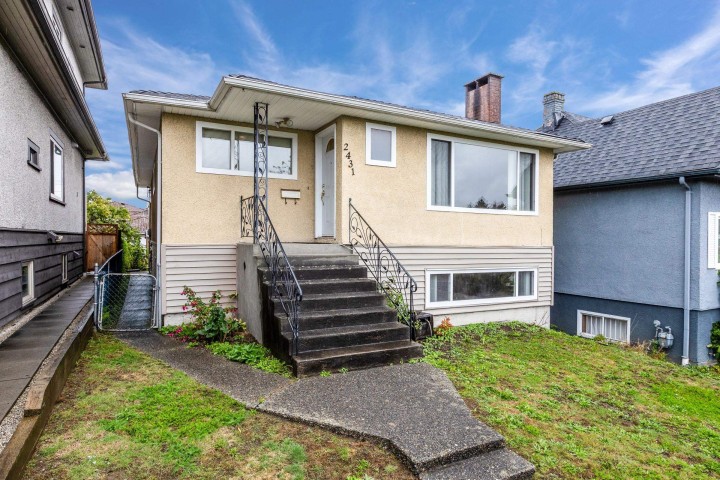 Photo 2 at 2431 E 12th Avenue, Renfrew Heights, Vancouver East