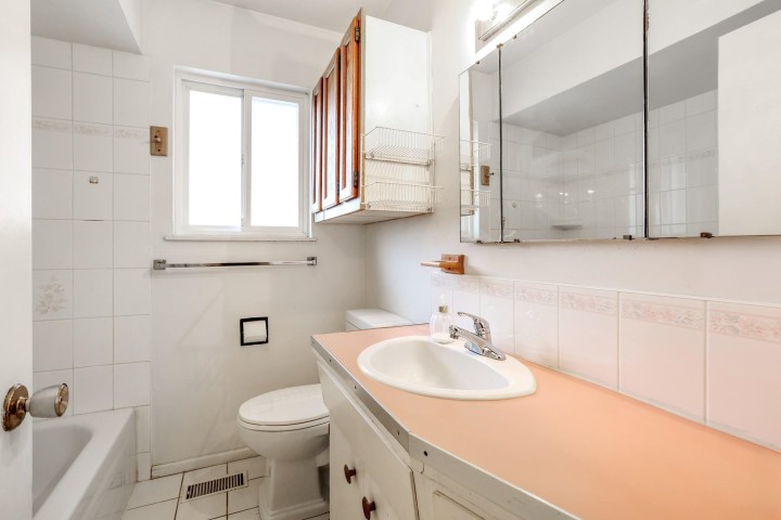 Photo 13 at 2431 E 12th Avenue, Renfrew Heights, Vancouver East