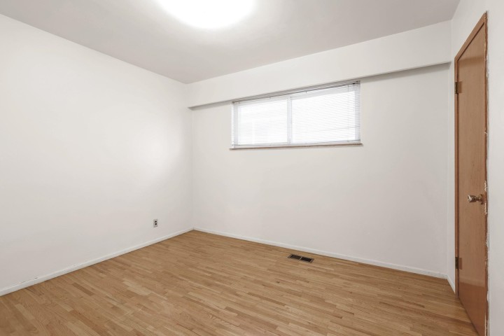 Photo 12 at 2431 E 12th Avenue, Renfrew Heights, Vancouver East