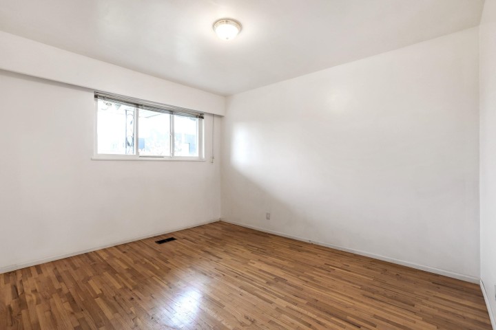 Photo 10 at 2431 E 12th Avenue, Renfrew Heights, Vancouver East