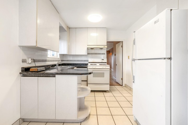 Photo 8 at 2431 E 12th Avenue, Renfrew Heights, Vancouver East