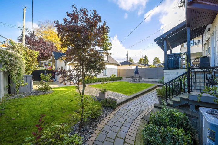 Photo 7 at 3765 W 3rd Avenue, Point Grey, Vancouver West