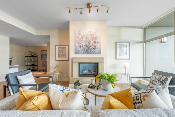 Photo 7 at 1002 - 3335 Cypress Place, Cypress Park Estates, West Vancouver